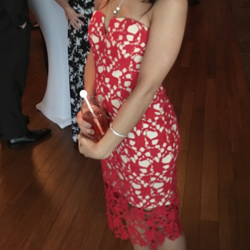 Forever 21 Contemporary Strapless Red Lace Nude Dress Party Dress Unique wedding - Picture 5 of 6